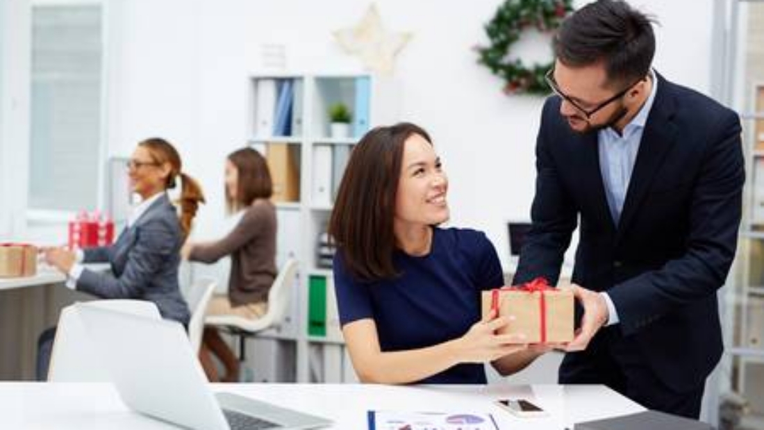How VoIP Can Help Your Business During the Holidays