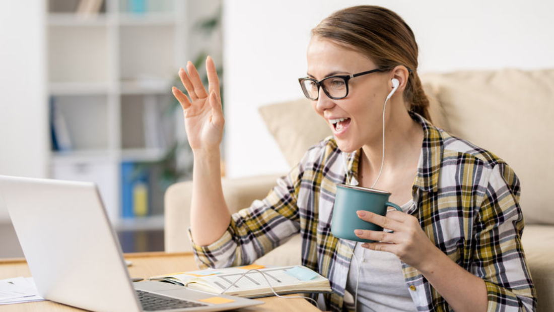 HOW TO WORK FROM HOME IN A SMALL APARTMENT